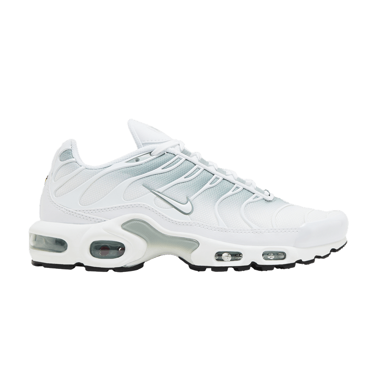 all white air max plus 3