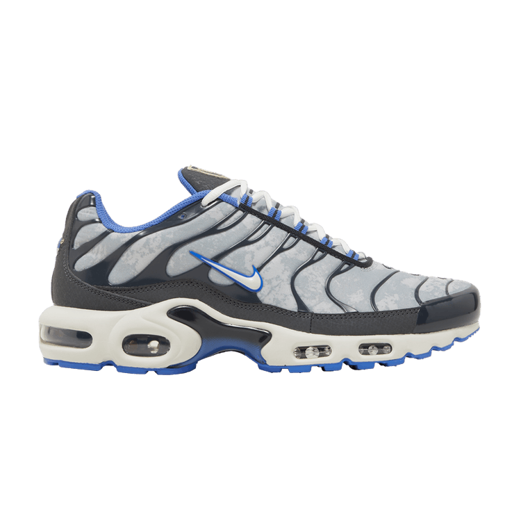 Nike Air Max Plus Social F.C.