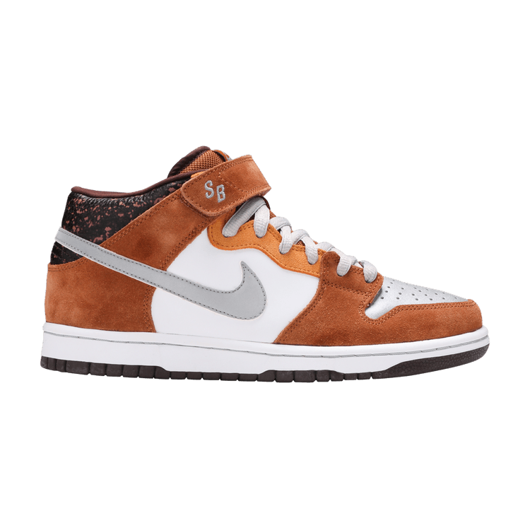 Nike SB Dunk Mid Fender Bass