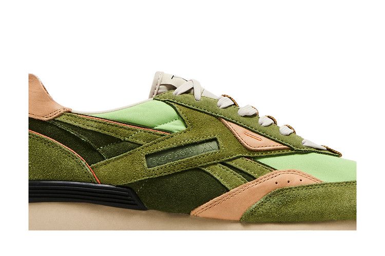 Reebok LX2200 Hunter X Hunter Gon
