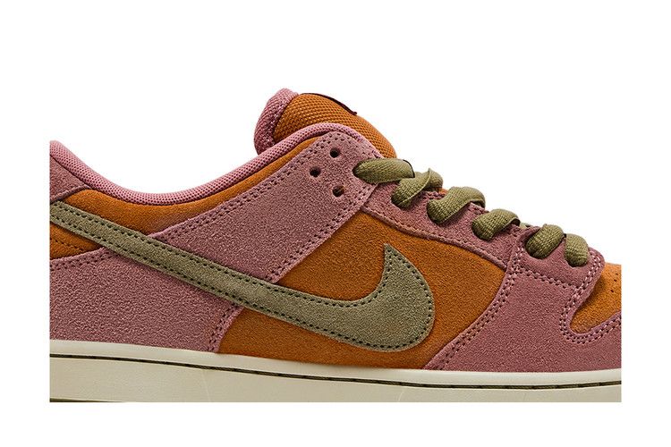 Nike SB Dunk Low Red Stardust
