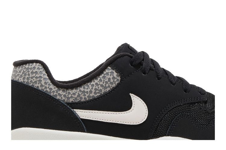 Nike Air Safari Black White