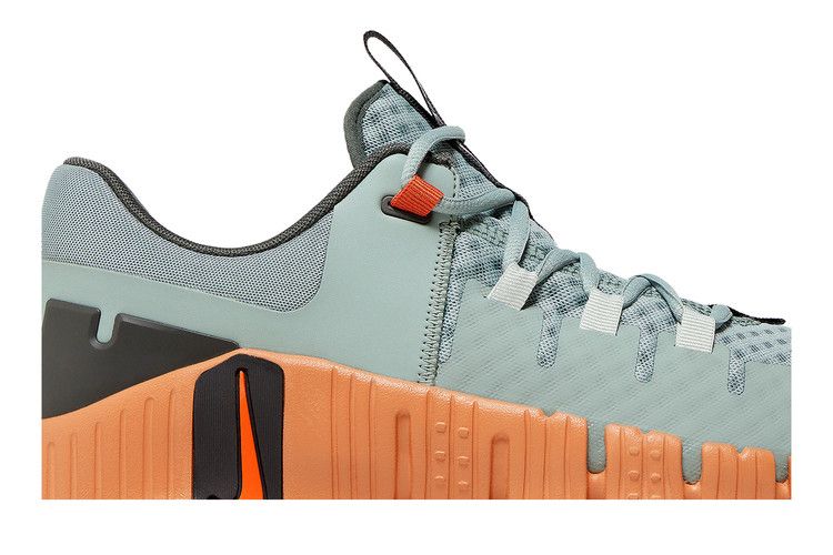 Nike Free Metcon 5 Mica Green Campfire Orange