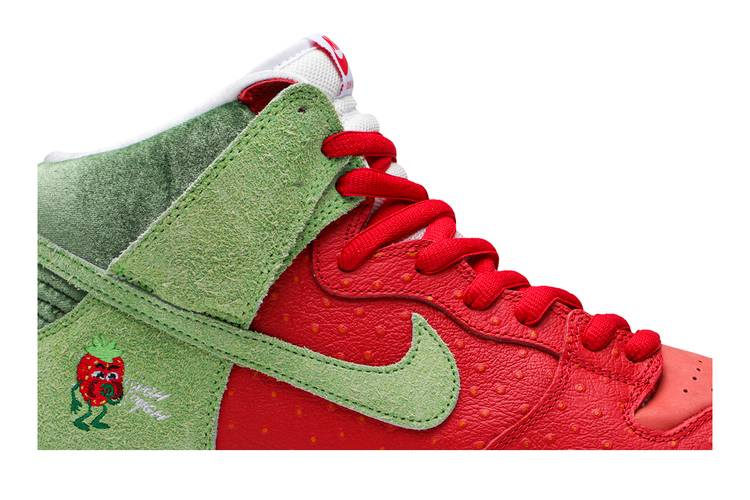 Nike SB Dunk High Strawberry Cough