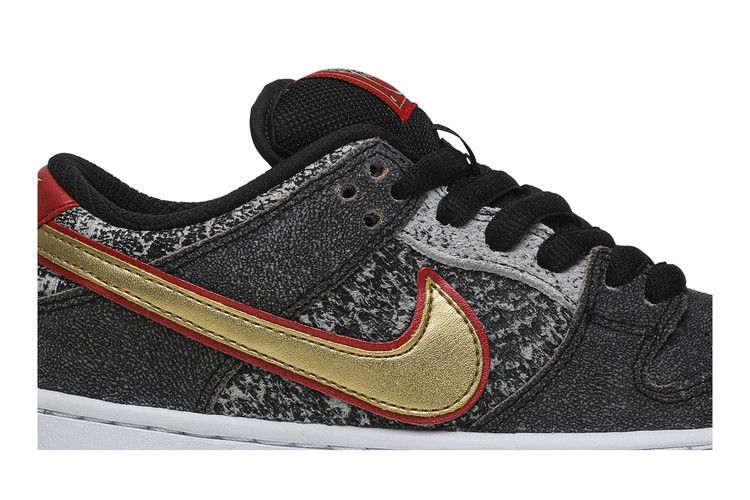 Nike SB Dunk Low Beijing Metallic Gold