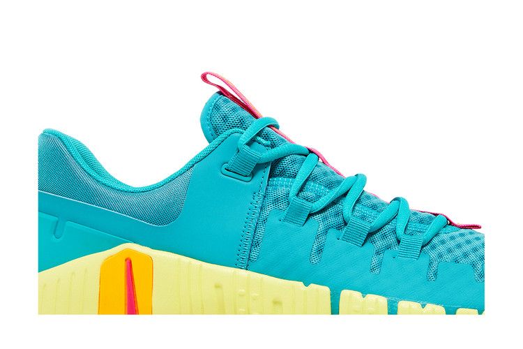 Nike Free Metcon 5 Dusty Cactus Fierce Pink