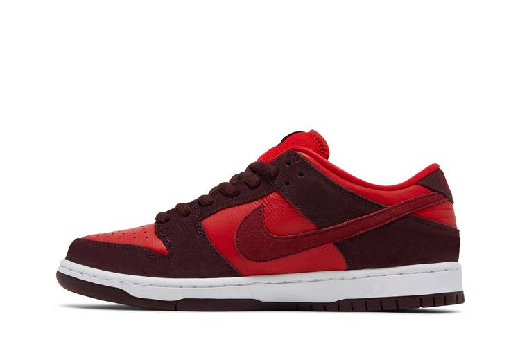 Nike SB Dunk Low Cherry