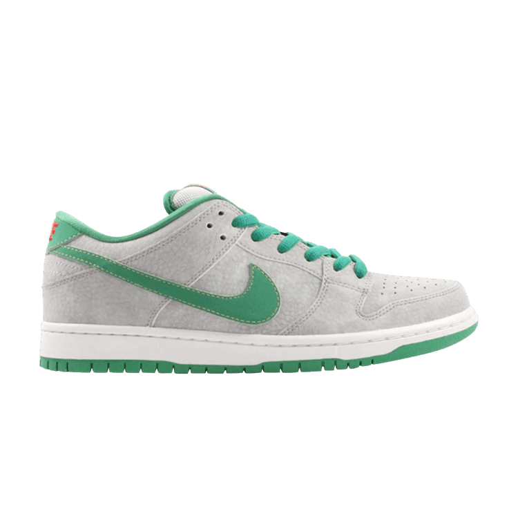 Nike SB Dunk Low Medusa