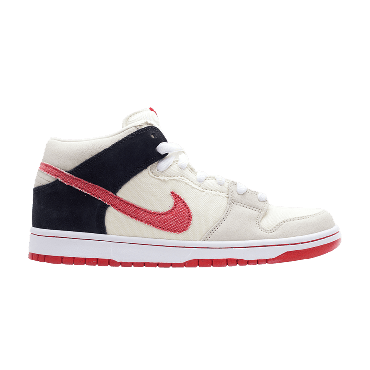 Nike SB Dunk Mid Street Fighter Ryu