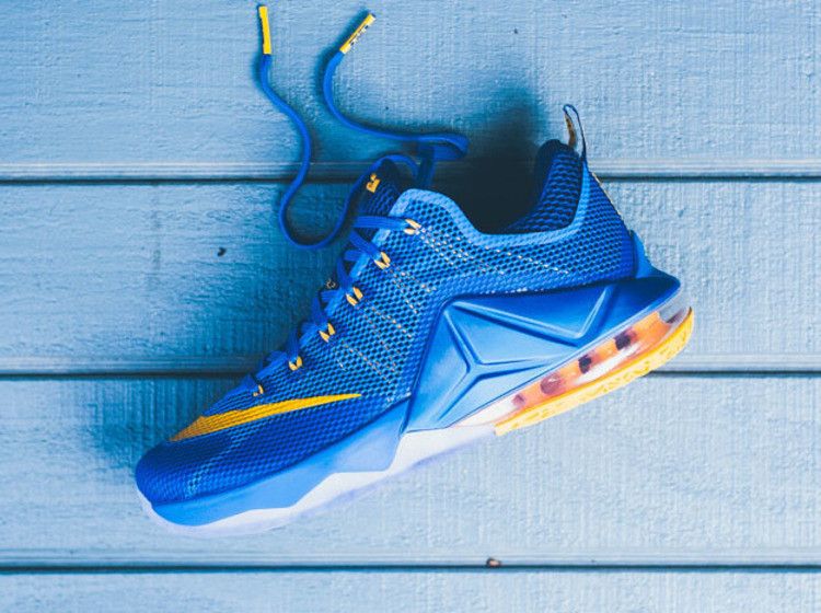 Nike LeBron Xii Low Photo Blue/Unvrsty Gold/Gym Blue