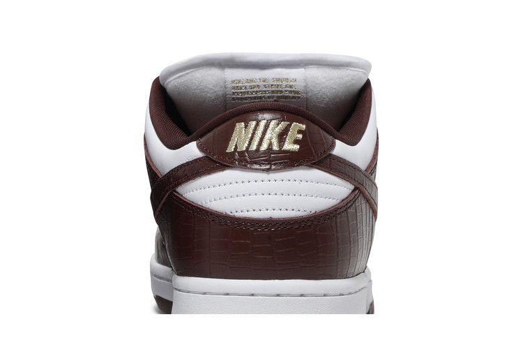 Nike SB Dunk Low Supreme Stars Barkroot Brown (2021)