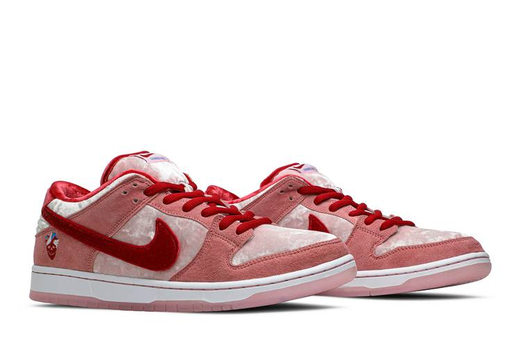 Nike SB Dunk Low StrangeLove Skateboards (Regular Box)