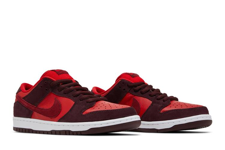 Nike SB Dunk Low Cherry