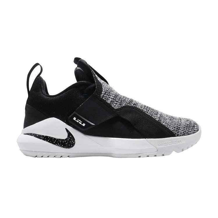 Nike Ambassador 11 Black Oreo