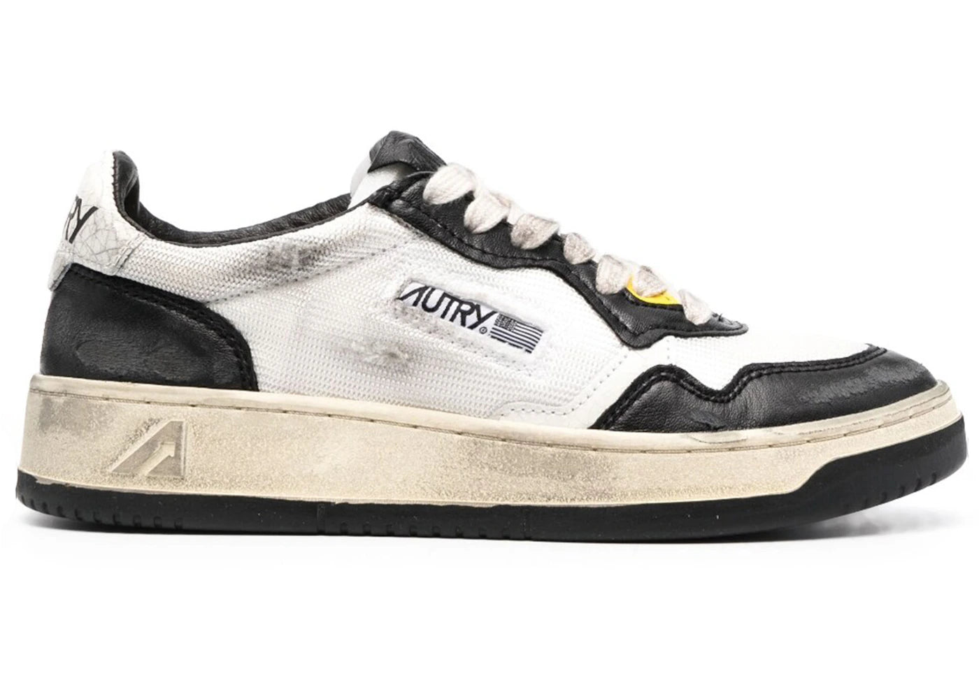 Autry Medalist White Black (Women's)