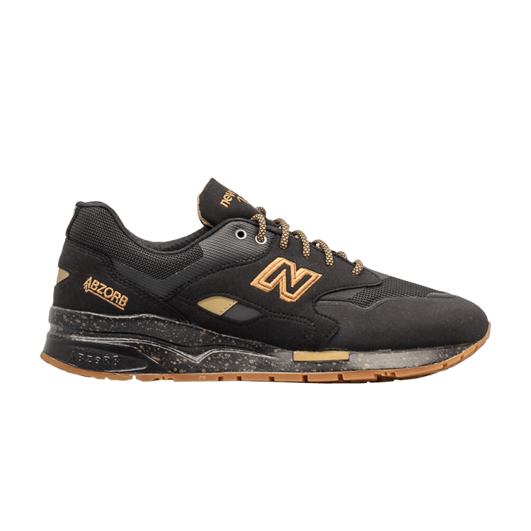 New Balance 1600 Elite Black Gold