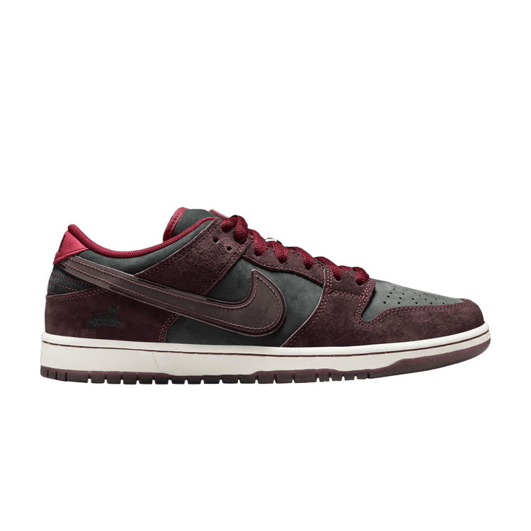 Nike SB Dunk Low Riot Skateshop