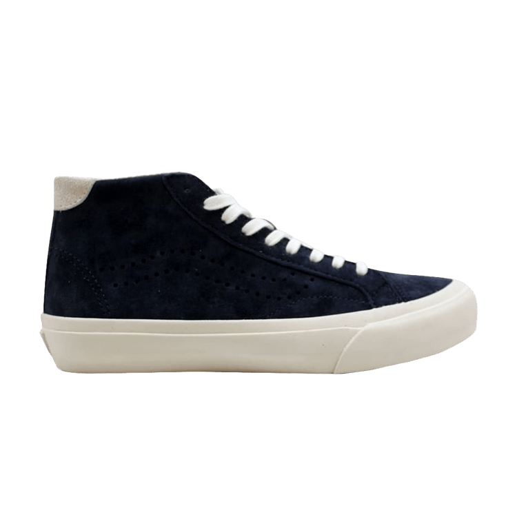 Vans Court Mid DX Pig Suede
