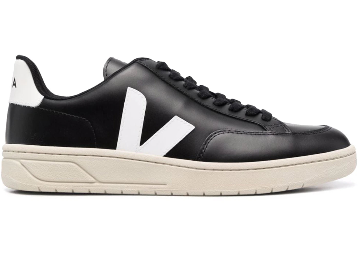 Veja V-12 Leather Black White