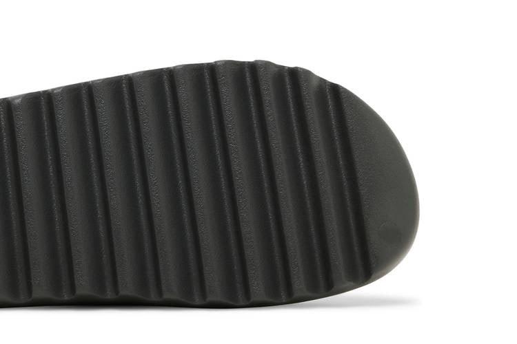 adidas Yeezy Slide Dark Onyx - Side Kicks