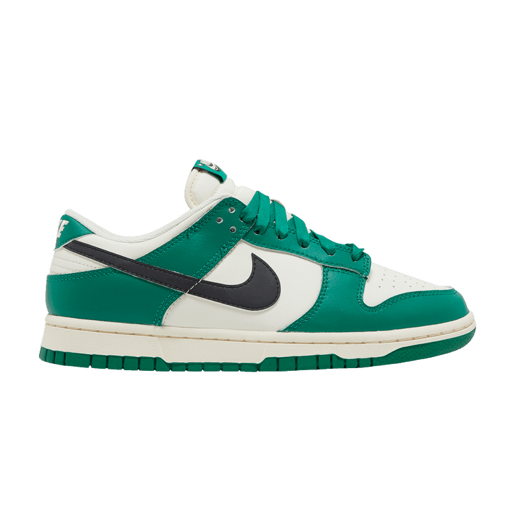 Nike Dunk Low SE Lottery Pack Malachite Green - Side Kicks